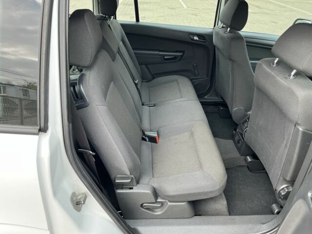 Опель Зафира 2011 в Кривом Роге на Automoto.ua Белый Опель Зафира, объемом двигателя 1.6 л и пробегом 244 тыс. км за 6799 $, фото 17 на Automoto.ua