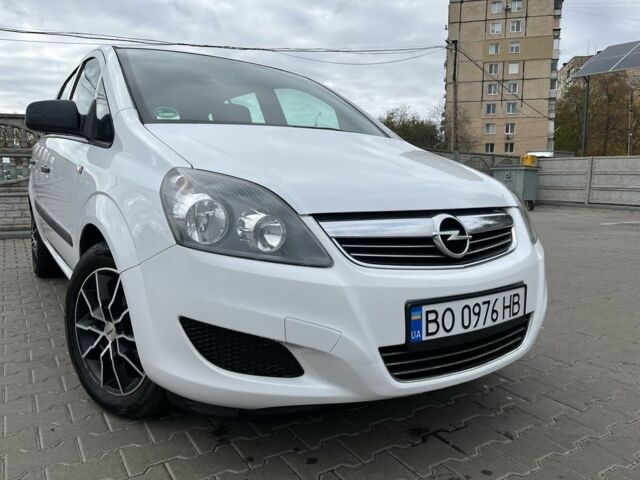 Опель Зафира 2011 в Кривом Роге на Automoto.ua Белый Опель Зафира, объемом двигателя 1.6 л и пробегом 244 тыс. км за 6799 $, фото 4 на Automoto.ua
