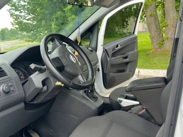 Білий Опель Зафіра, об'ємом двигуна 1.7 л та пробігом 220 тис. км за 6700 $, фото 4 на Automoto.ua