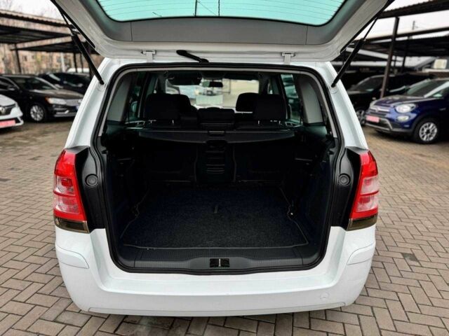 Білий Опель Зафіра, об'ємом двигуна 1.6 л та пробігом 206 тис. км за 7600 $, фото 7 на Automoto.ua