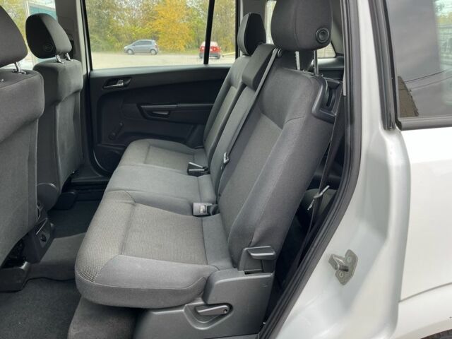 Опель Зафира 2011 в Кривом Роге на Automoto.ua Белый Опель Зафира, объемом двигателя 1.6 л и пробегом 244 тыс. км за 6799 $, фото 11 на Automoto.ua