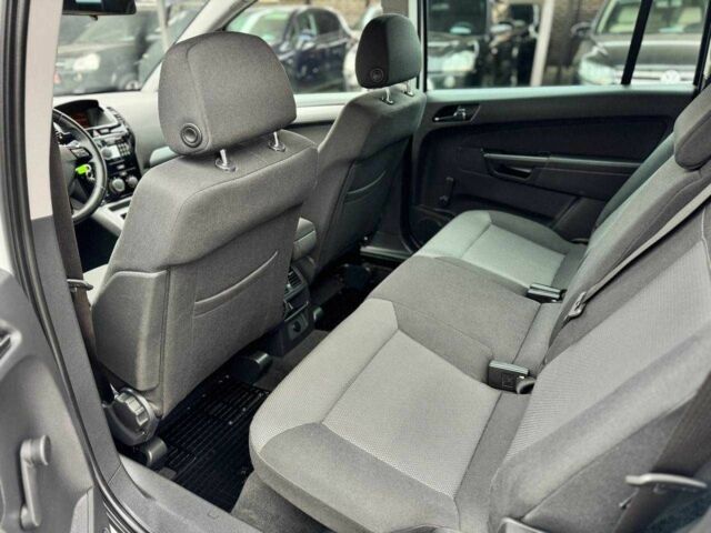 Білий Опель Зафіра, об'ємом двигуна 1.6 л та пробігом 206 тис. км за 7600 $, фото 12 на Automoto.ua