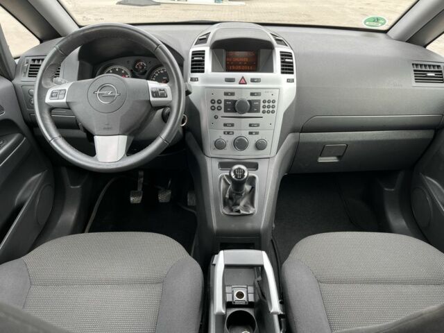 Опель Зафира 2011 в Кривом Роге на Automoto.ua Белый Опель Зафира, объемом двигателя 1.6 л и пробегом 244 тыс. км за 6799 $, фото 18 на Automoto.ua