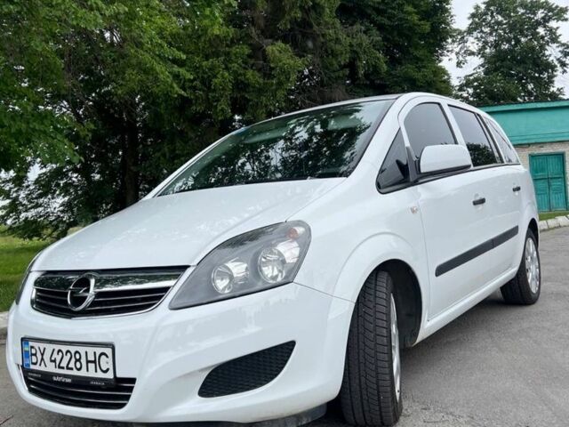 Білий Опель Зафіра, об'ємом двигуна 1.7 л та пробігом 220 тис. км за 6700 $, фото 1 на Automoto.ua