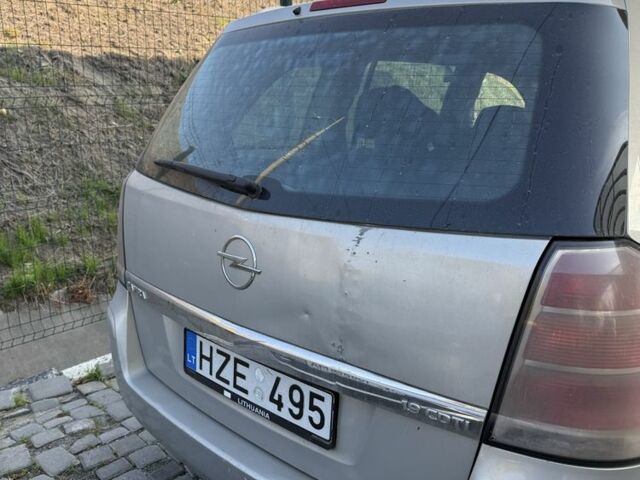 Бежевый Опель Зафира, объемом двигателя 1.9 л и пробегом 360 тыс. км за 2200 $, фото 6 на Automoto.ua
