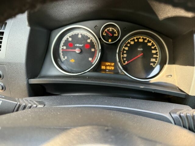 Бежевый Опель Зафира, объемом двигателя 1.9 л и пробегом 360 тыс. км за 2200 $, фото 3 на Automoto.ua