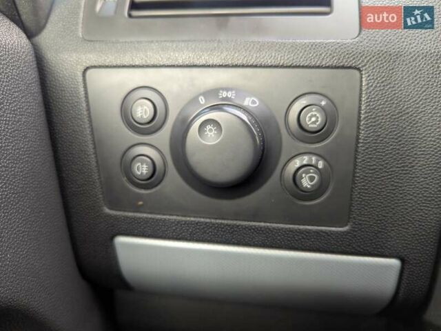 Опель Зафира 2005 в Львове на Automoto.ua Бежевый Опель Зафира, объемом двигателя 1.6 л и пробегом 215 тыс. км за 4999 $, фото 26 на Automoto.ua