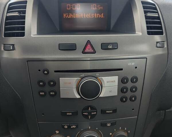 Опель Зафира 2005 в Львове на Automoto.ua Бежевый Опель Зафира, объемом двигателя 1.6 л и пробегом 215 тыс. км за 4999 $, фото 24 на Automoto.ua