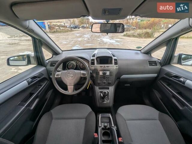 Опель Зафира 2005 в Львове на Automoto.ua Бежевый Опель Зафира, объемом двигателя 1.6 л и пробегом 215 тыс. км за 4999 $, фото 20 на Automoto.ua