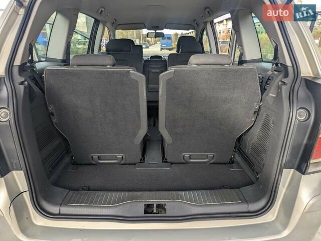 Опель Зафира 2005 в Львове на Automoto.ua Бежевый Опель Зафира, объемом двигателя 1.6 л и пробегом 215 тыс. км за 4999 $, фото 47 на Automoto.ua