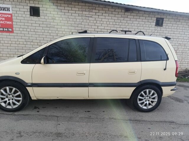 Бежевый Опель Зафира, объемом двигателя 0 л и пробегом 286 тыс. км за 3200 $, фото 1 на Automoto.ua