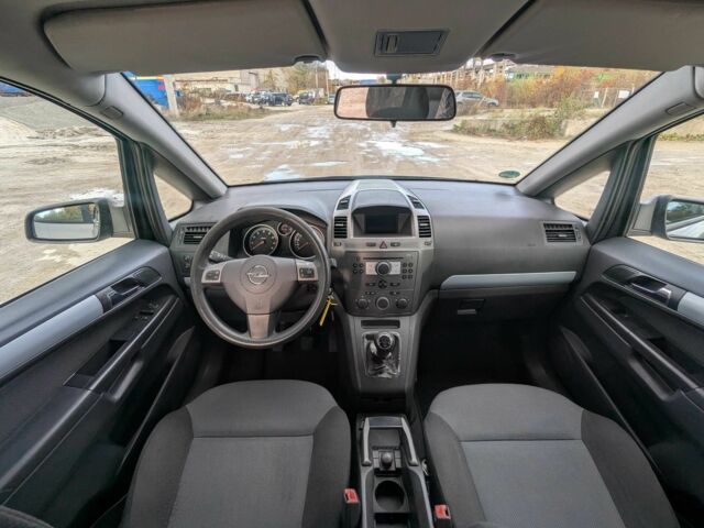 Опель Зафира 2005 в Львове на Automoto.ua Бежевый Опель Зафира, объемом двигателя 1.6 л и пробегом 215 тыс. км за 4999 $, фото 15 на Automoto.ua