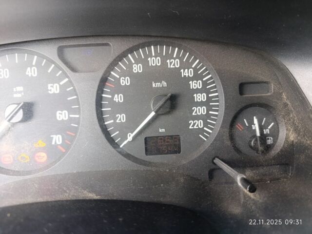 Бежевый Опель Зафира, объемом двигателя 0 л и пробегом 286 тыс. км за 3200 $, фото 5 на Automoto.ua