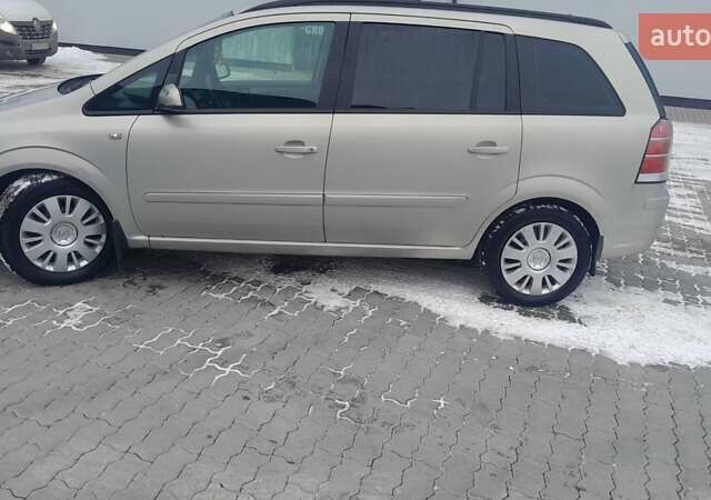 Бежевый Опель Зафира, объемом двигателя 1.9 л и пробегом 233 тыс. км за 5200 $, фото 8 на Automoto.ua