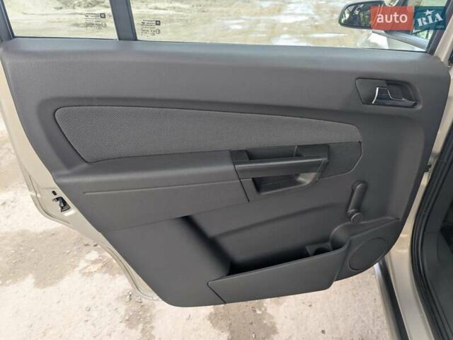 Опель Зафира 2005 в Львове на Automoto.ua Бежевый Опель Зафира, объемом двигателя 1.6 л и пробегом 215 тыс. км за 4999 $, фото 36 на Automoto.ua