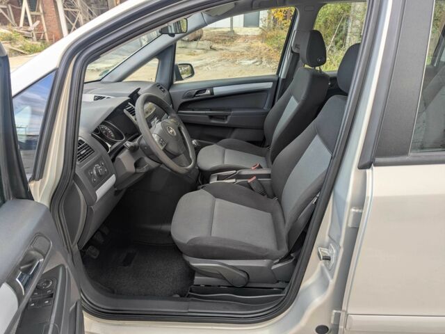 Опель Зафира 2005 в Львове на Automoto.ua Бежевый Опель Зафира, объемом двигателя 1.6 л и пробегом 215 тыс. км за 4999 $, фото 17 на Automoto.ua