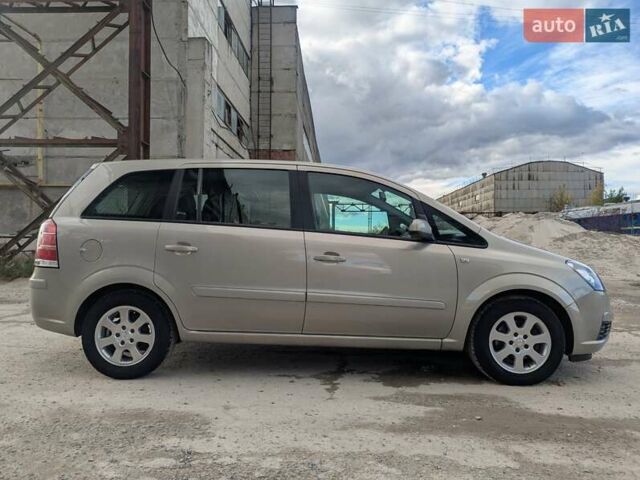 Опель Зафира 2005 в Львове на Automoto.ua Бежевый Опель Зафира, объемом двигателя 1.6 л и пробегом 215 тыс. км за 4999 $, фото 4 на Automoto.ua