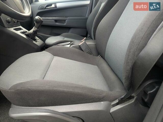 Опель Зафира 2005 в Львове на Automoto.ua Бежевый Опель Зафира, объемом двигателя 1.6 л и пробегом 215 тыс. км за 4999 $, фото 34 на Automoto.ua