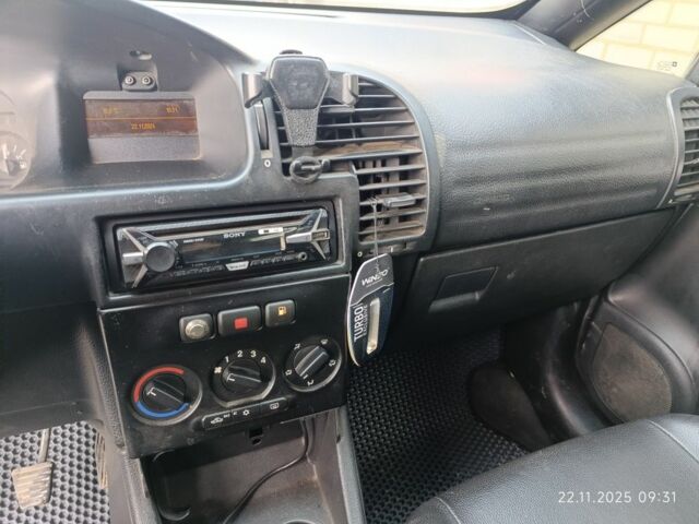 Бежевый Опель Зафира, объемом двигателя 0 л и пробегом 286 тыс. км за 3200 $, фото 6 на Automoto.ua