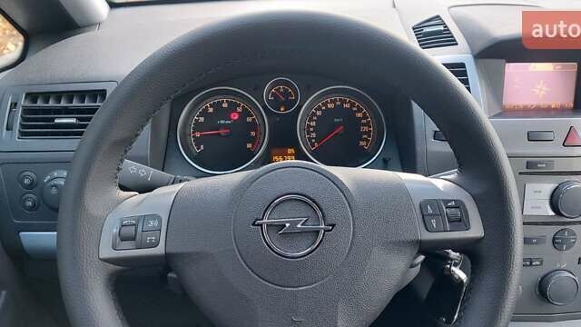 Бежевый Опель Зафира, объемом двигателя 1.6 л и пробегом 156 тыс. км за 5900 $, фото 7 на Automoto.ua