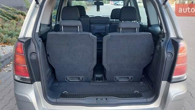 Бежевый Опель Зафира, объемом двигателя 1.6 л и пробегом 156 тыс. км за 5900 $, фото 30 на Automoto.ua