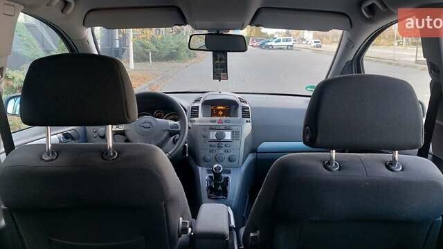 Бежевый Опель Зафира, объемом двигателя 1.6 л и пробегом 156 тыс. км за 5900 $, фото 32 на Automoto.ua