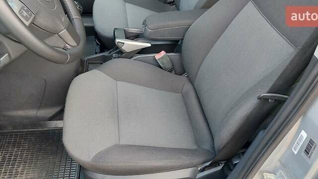 Бежевый Опель Зафира, объемом двигателя 1.6 л и пробегом 156 тыс. км за 5900 $, фото 5 на Automoto.ua