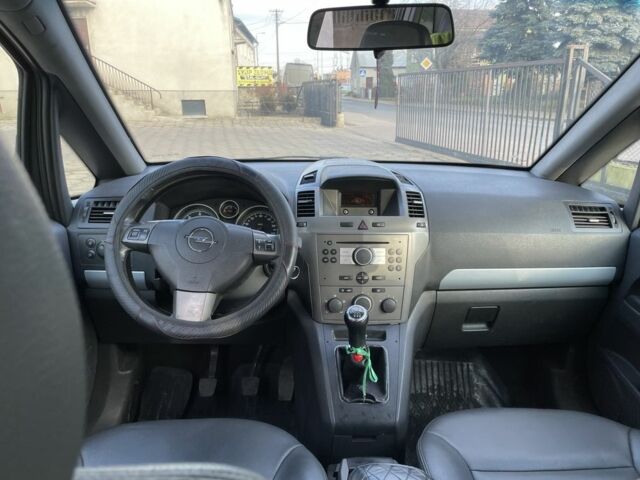 Бежевый Опель Зафира, объемом двигателя 1.9 л и пробегом 335 тыс. км за 2750 $, фото 4 на Automoto.ua