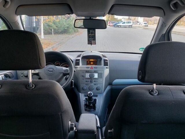 Бежевый Опель Зафира, объемом двигателя 1.6 л и пробегом 156 тыс. км за 5900 $, фото 10 на Automoto.ua