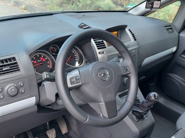 Бежевый Опель Зафира, объемом двигателя 1.6 л и пробегом 156 тыс. км за 5900 $, фото 5 на Automoto.ua