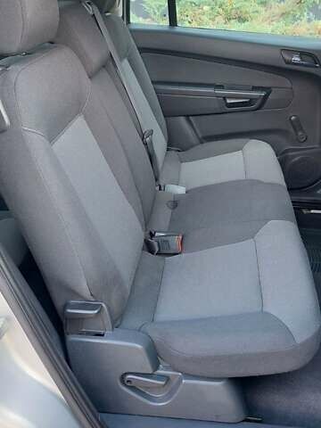 Бежевый Опель Зафира, объемом двигателя 1.6 л и пробегом 156 тыс. км за 5900 $, фото 25 на Automoto.ua