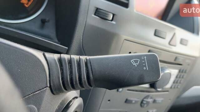 Бежевый Опель Зафира, объемом двигателя 1.6 л и пробегом 156 тыс. км за 5900 $, фото 1 на Automoto.ua