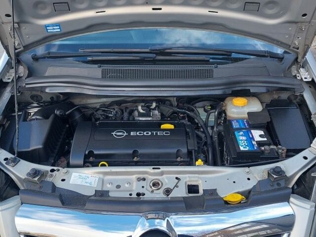 Бежевый Опель Зафира, объемом двигателя 1.6 л и пробегом 156 тыс. км за 5900 $, фото 9 на Automoto.ua