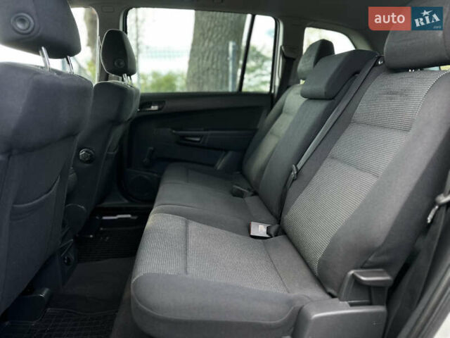 Бежевый Опель Зафира, объемом двигателя 1.8 л и пробегом 261 тыс. км за 6900 $, фото 37 на Automoto.ua