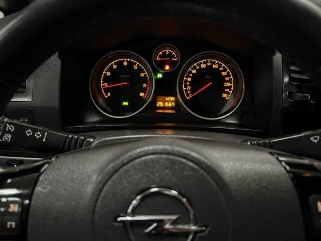 Бежевый Опель Зафира, объемом двигателя 1.8 л и пробегом 251 тыс. км за 6700 $, фото 14 на Automoto.ua