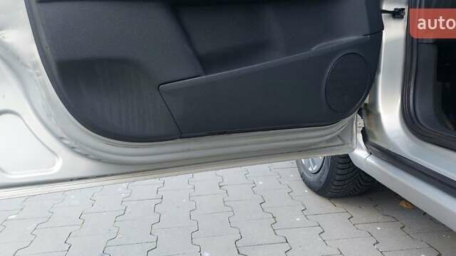 Бежевый Опель Зафира, объемом двигателя 1.6 л и пробегом 156 тыс. км за 5799 $, фото 39 на Automoto.ua