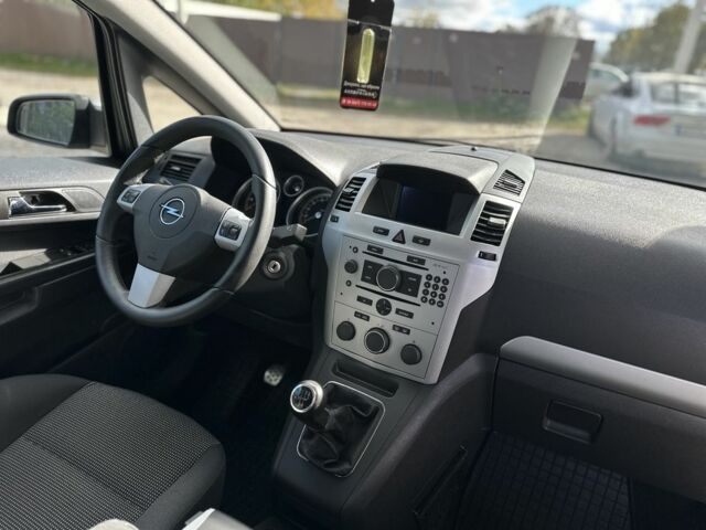 Бежевый Опель Зафира, объемом двигателя 1.8 л и пробегом 261 тыс. км за 6900 $, фото 7 на Automoto.ua