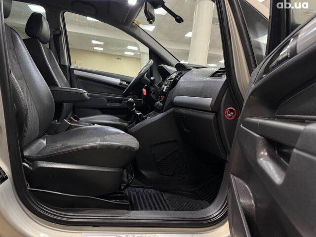 Бежевый Опель Зафира, объемом двигателя 0 л и пробегом 251 тыс. км за 6700 $, фото 7 на Automoto.ua