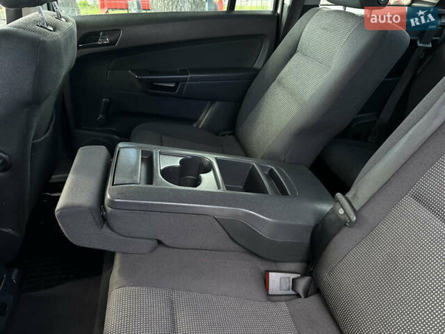 Бежевый Опель Зафира, объемом двигателя 1.8 л и пробегом 261 тыс. км за 6900 $, фото 38 на Automoto.ua