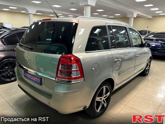 Бежевый Опель Зафира, объемом двигателя 1.8 л и пробегом 251 тыс. км за 6700 $, фото 3 на Automoto.ua