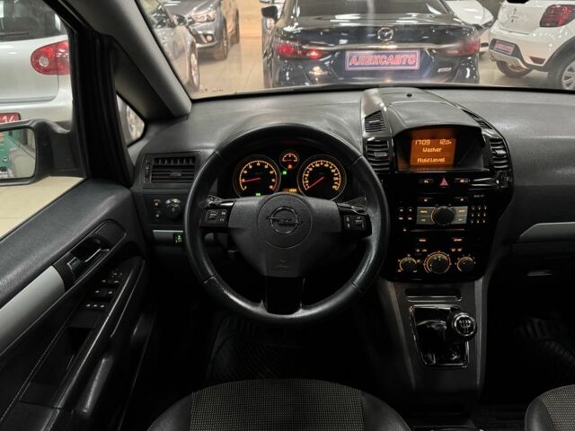 Бежевый Опель Зафира, объемом двигателя 1.8 л и пробегом 251 тыс. км за 6700 $, фото 11 на Automoto.ua