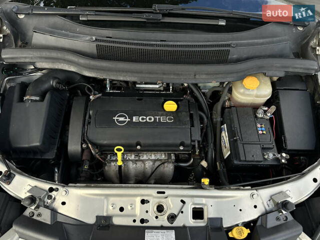 Бежевый Опель Зафира, объемом двигателя 1.8 л и пробегом 261 тыс. км за 6900 $, фото 57 на Automoto.ua