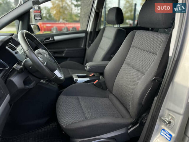 Бежевый Опель Зафира, объемом двигателя 1.8 л и пробегом 261 тыс. км за 6900 $, фото 26 на Automoto.ua