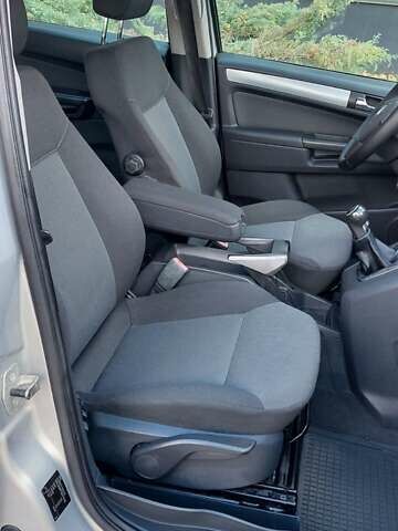 Бежевый Опель Зафира, объемом двигателя 1.6 л и пробегом 156 тыс. км за 5799 $, фото 55 на Automoto.ua