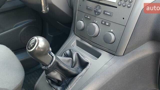 Бежевый Опель Зафира, объемом двигателя 1.6 л и пробегом 156 тыс. км за 5799 $, фото 49 на Automoto.ua