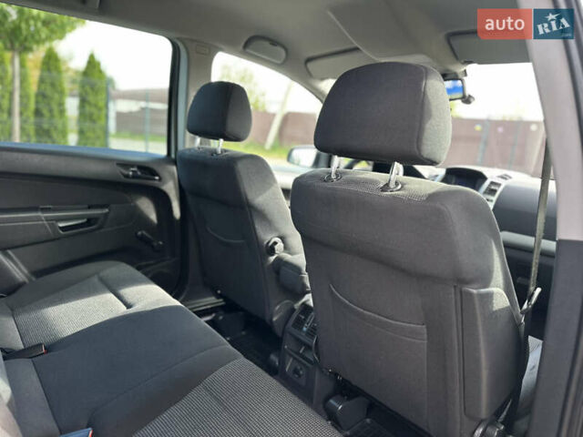 Бежевый Опель Зафира, объемом двигателя 1.8 л и пробегом 261 тыс. км за 6900 $, фото 44 на Automoto.ua