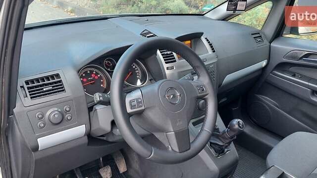 Бежевый Опель Зафира, объемом двигателя 1.6 л и пробегом 156 тыс. км за 5799 $, фото 33 на Automoto.ua