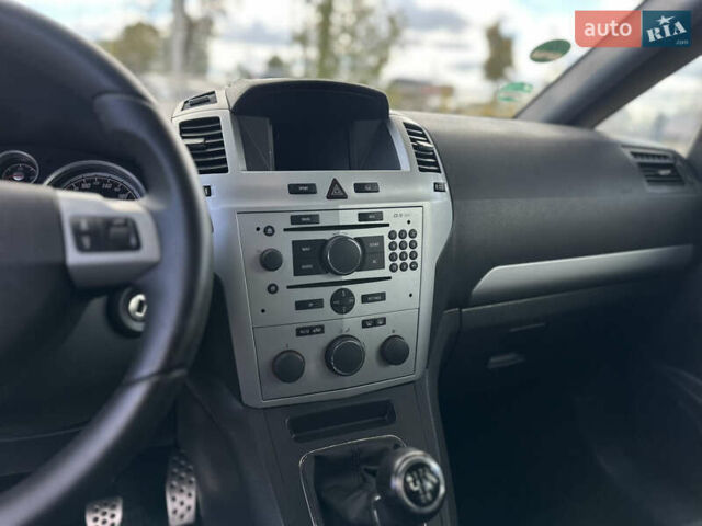 Бежевый Опель Зафира, объемом двигателя 1.8 л и пробегом 261 тыс. км за 6900 $, фото 31 на Automoto.ua