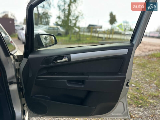 Бежевый Опель Зафира, объемом двигателя 1.8 л и пробегом 261 тыс. км за 6900 $, фото 47 на Automoto.ua