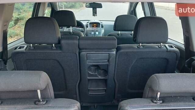 Бежевый Опель Зафира, объемом двигателя 1.6 л и пробегом 156 тыс. км за 5799 $, фото 64 на Automoto.ua